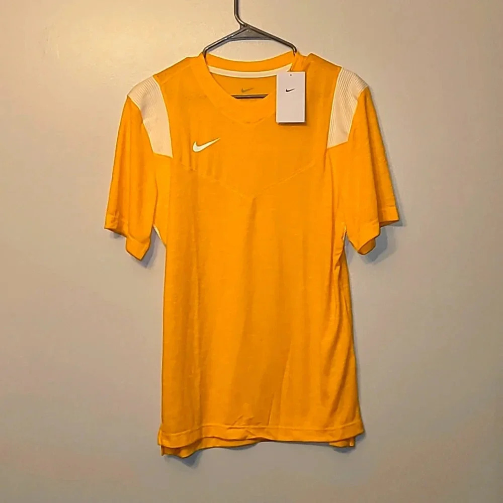 Nike Men's Medium Dri Fit active workout shirt yellow and white NWT LOT-C